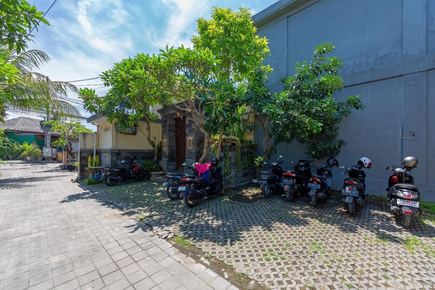 Rade Pensión Canggu Exterior foto